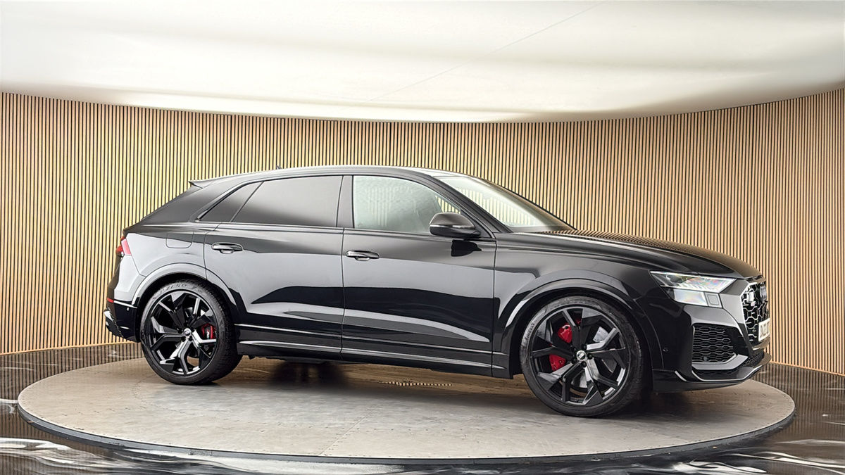 More views of Audi RSQ8