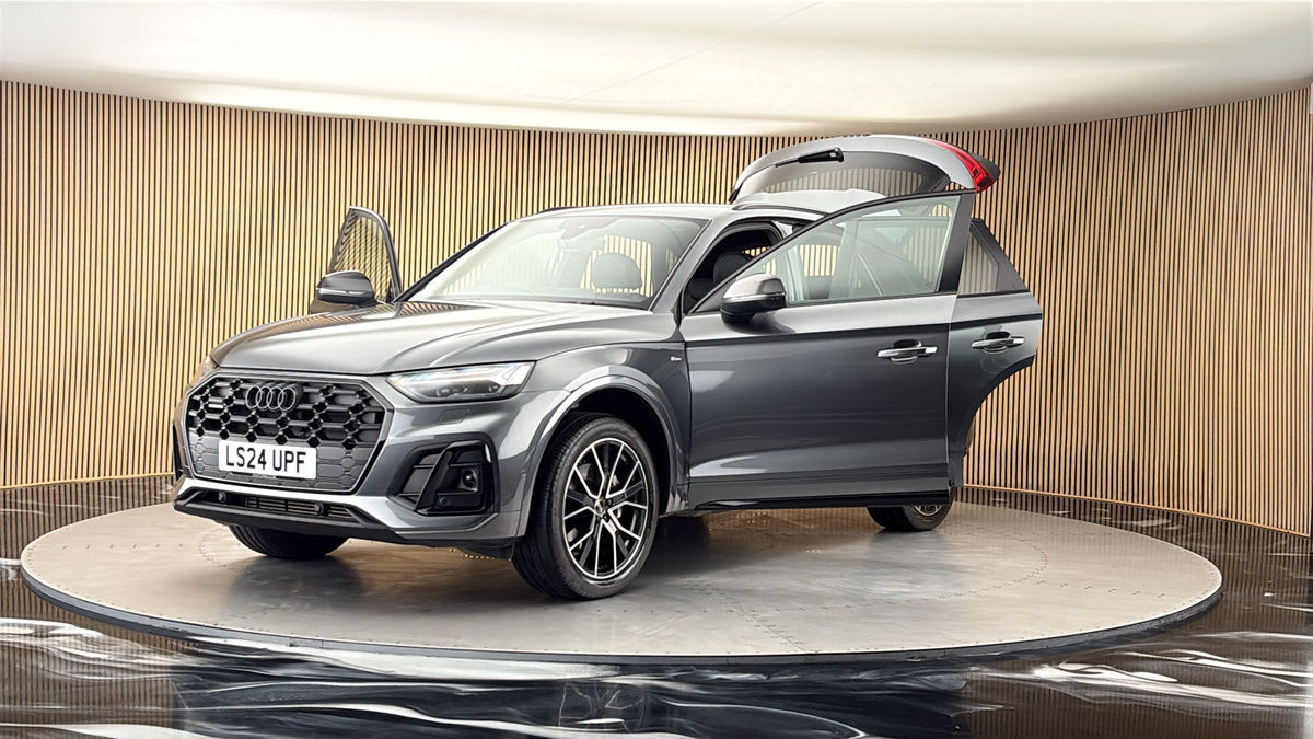 More views of Audi Q5