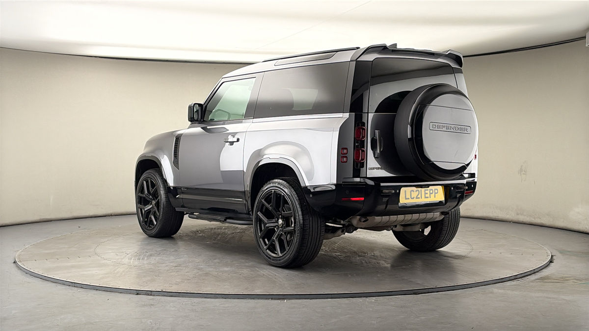 Land Rover Defender 90 Image 2