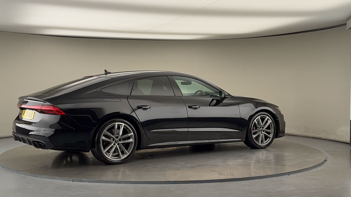 More views of Audi S7
