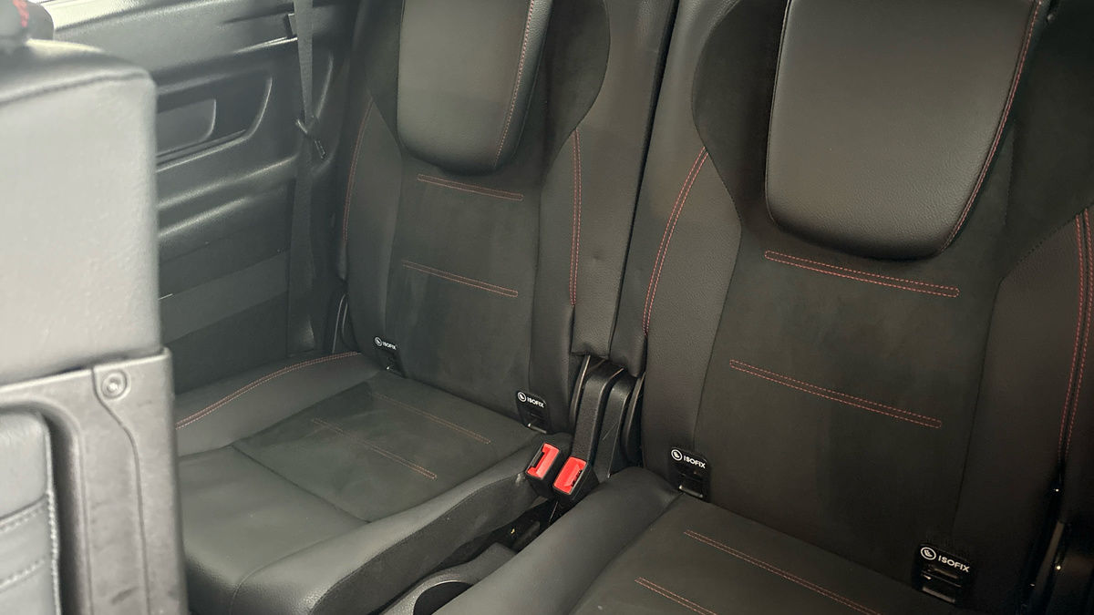 Mercedes-Benz GLB Image 25