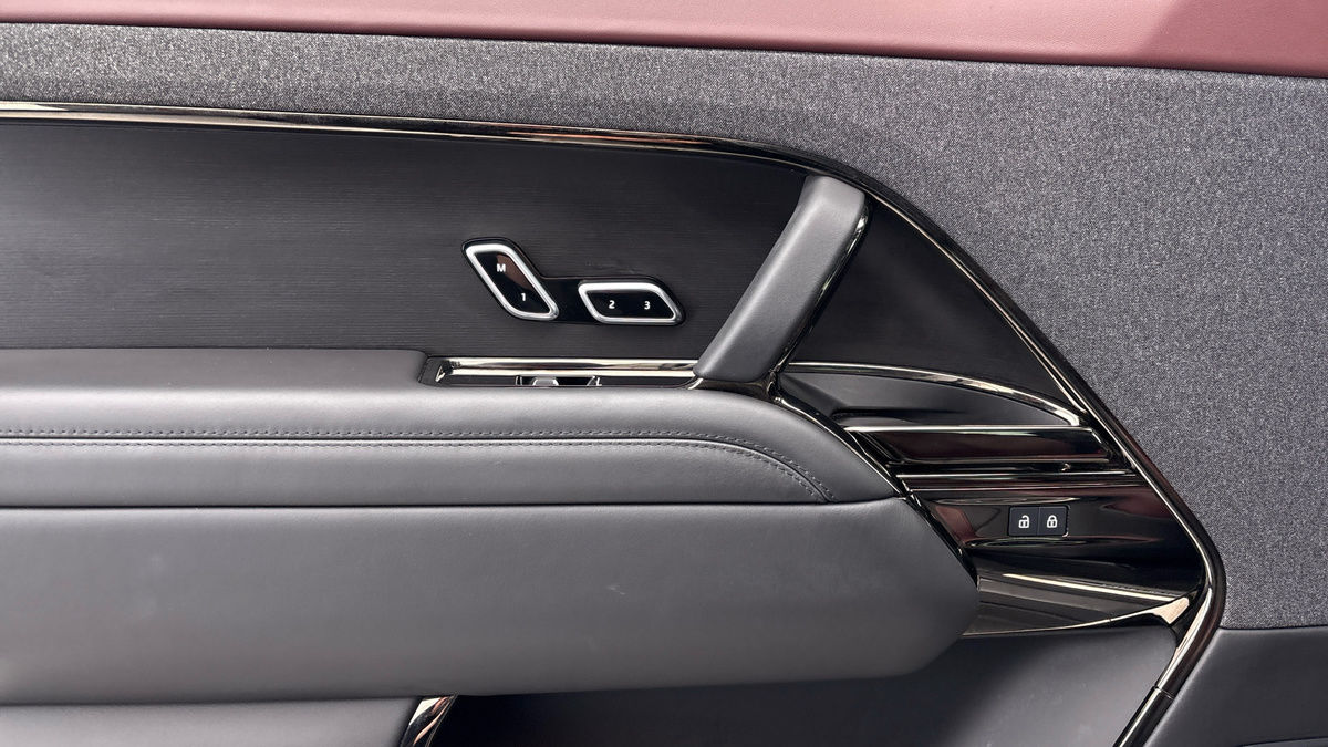 Land Rover Range Rover Sport Image 19