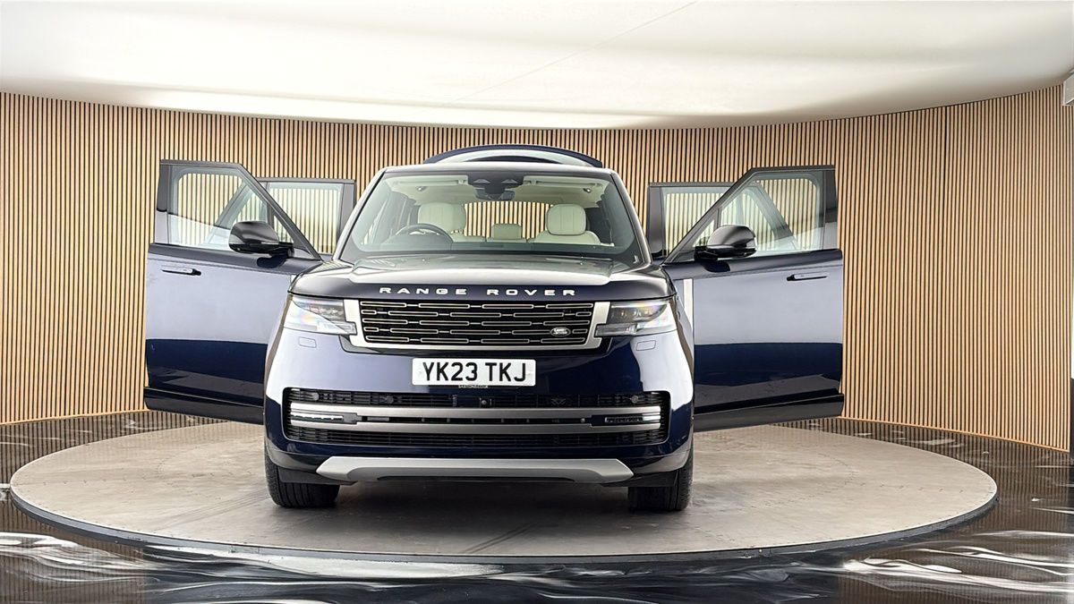 More views of Land Rover Range Rover