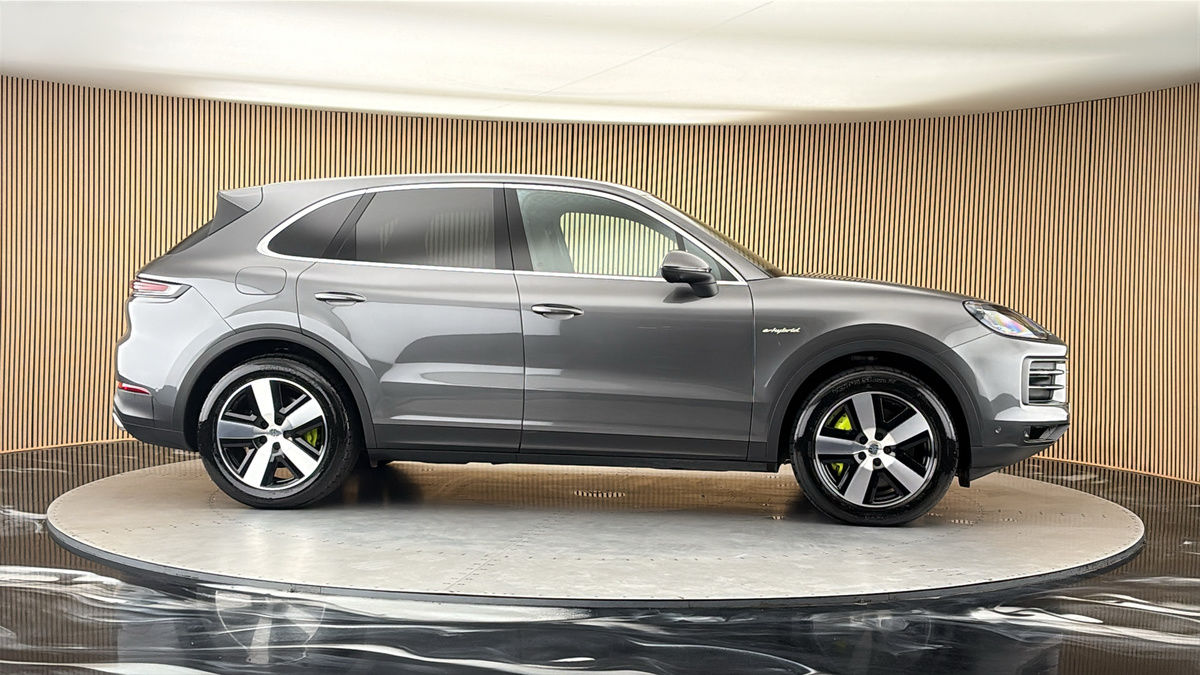 More views of Porsche Cayenne