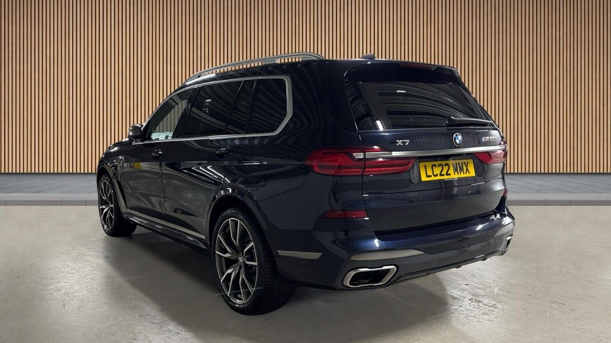 BMW X7 Image 2