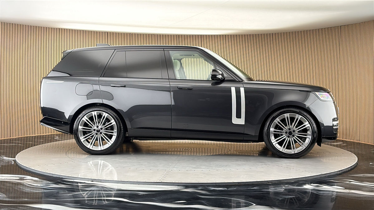 More views of Land Rover Range Rover
