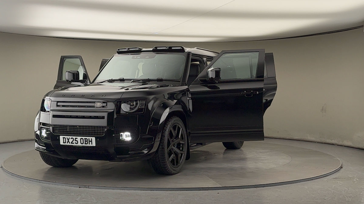 More views of Land Rover Defender 110