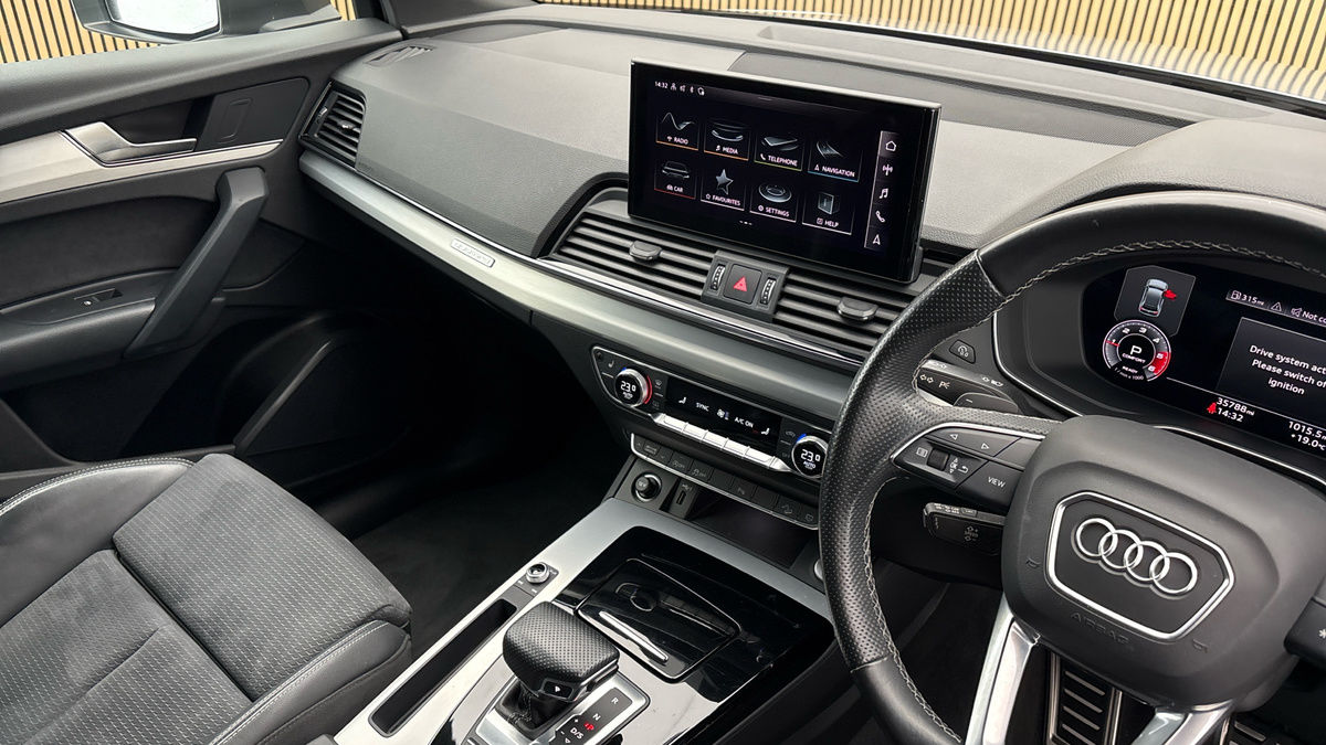 Audi Q5 Image 18