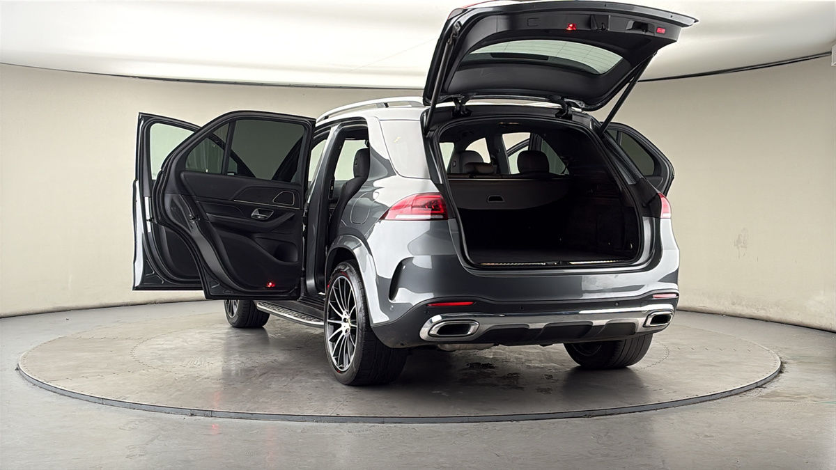 More views of Mercedes-Benz GLE