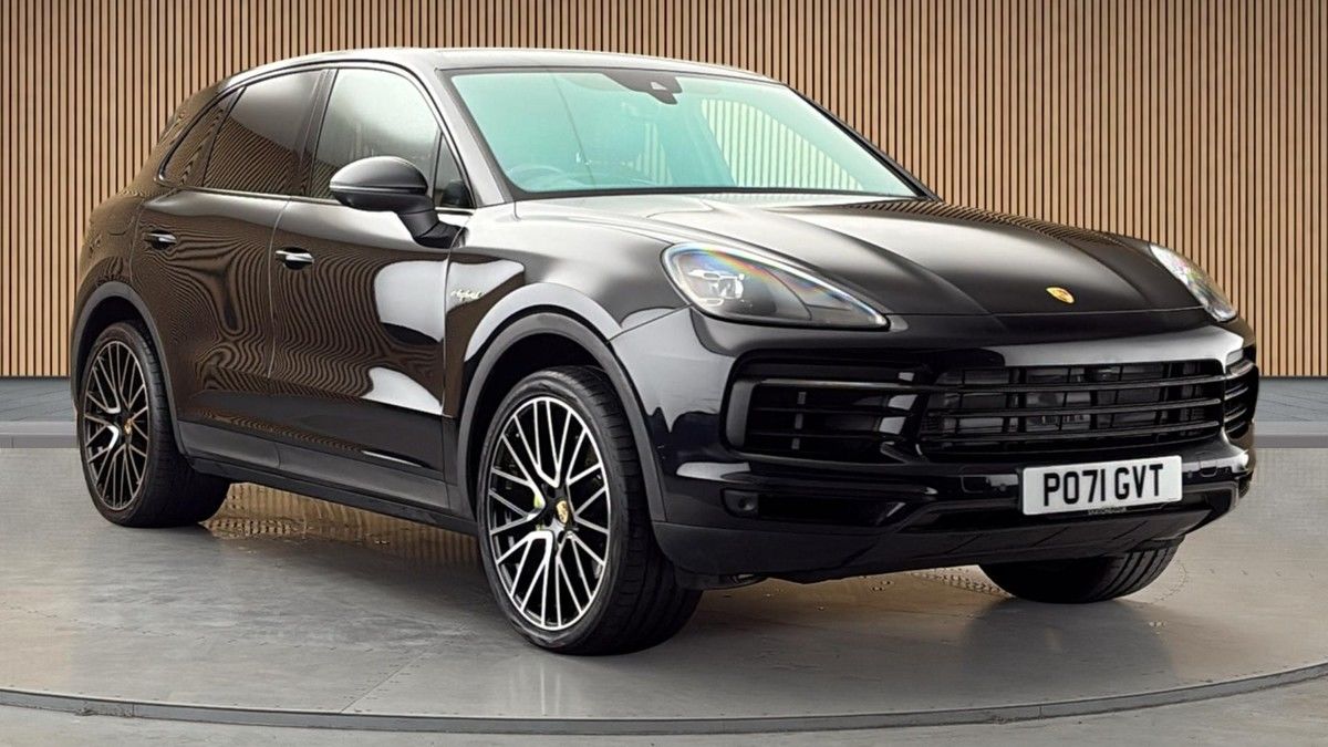 Porsche Cayenne Sticky Header Image