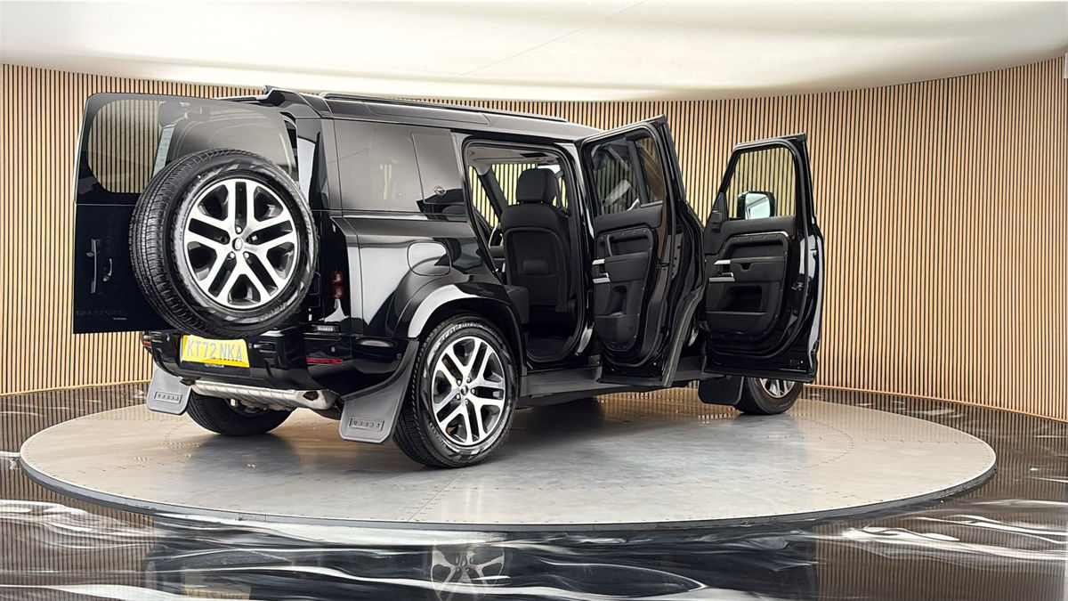 More views of Land Rover Defender 110