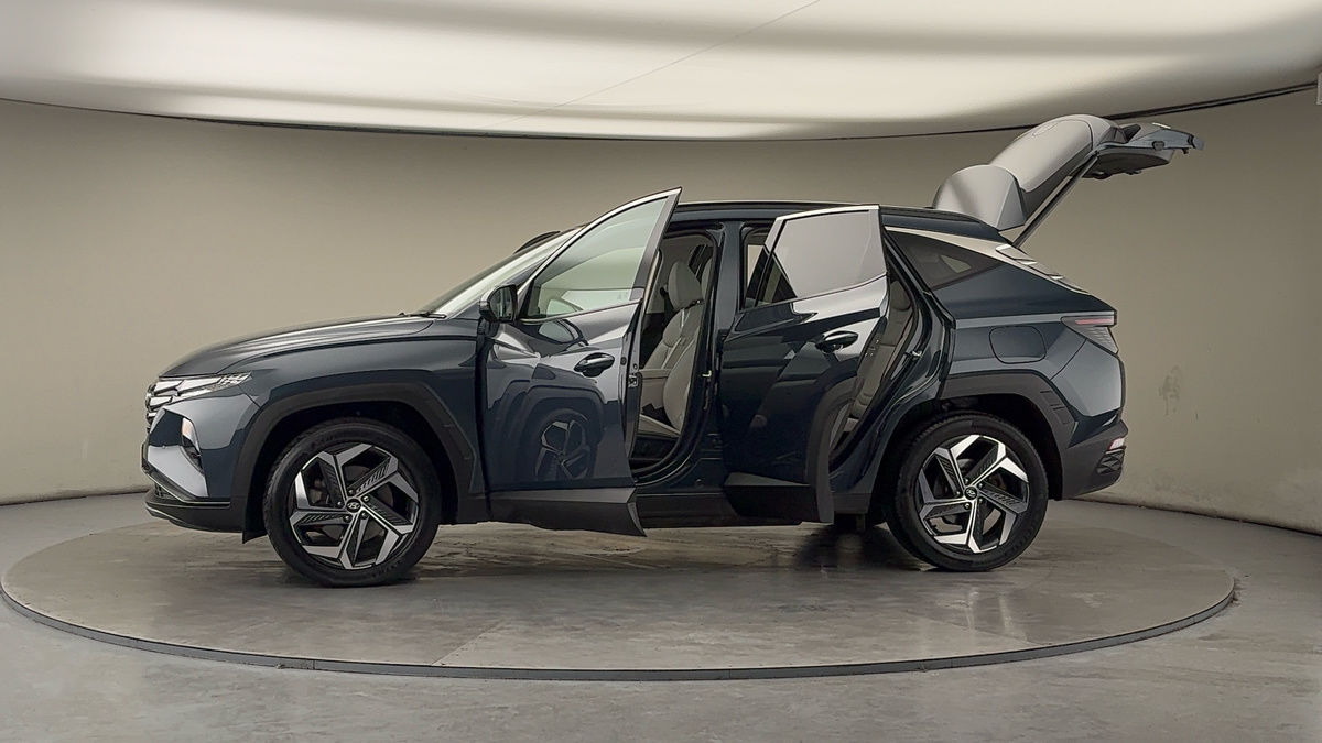 More views of Hyundai TUCSONix35