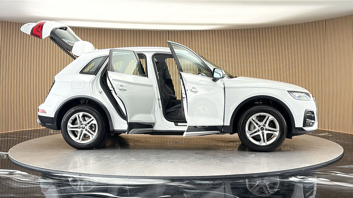 More views of Audi Q5