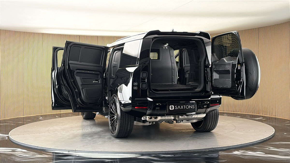 More views of Land Rover Defender 110