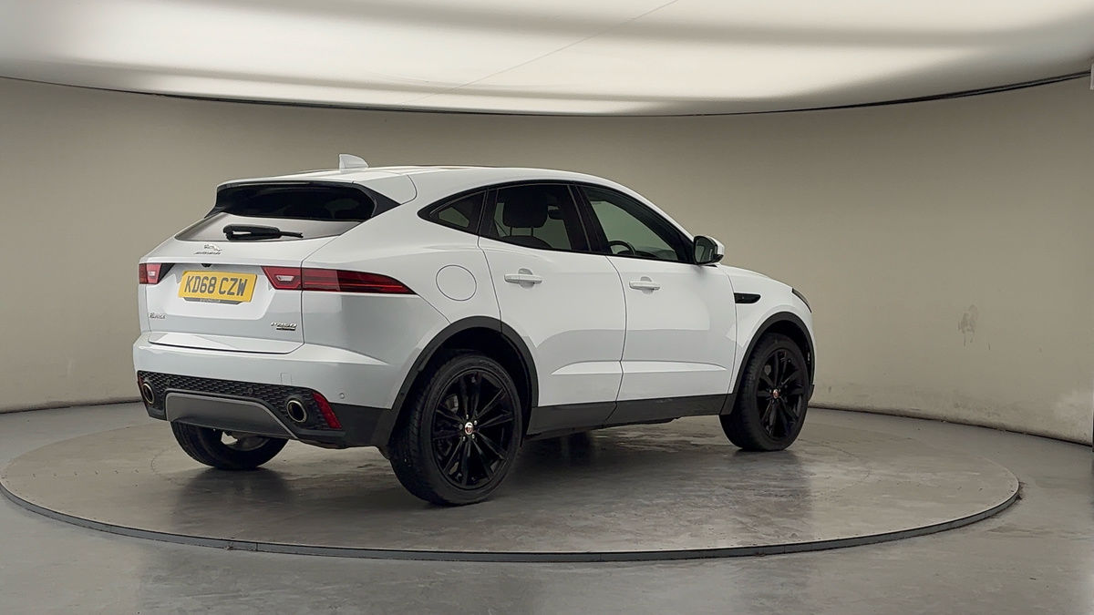 Jaguar E-PACE Image 21