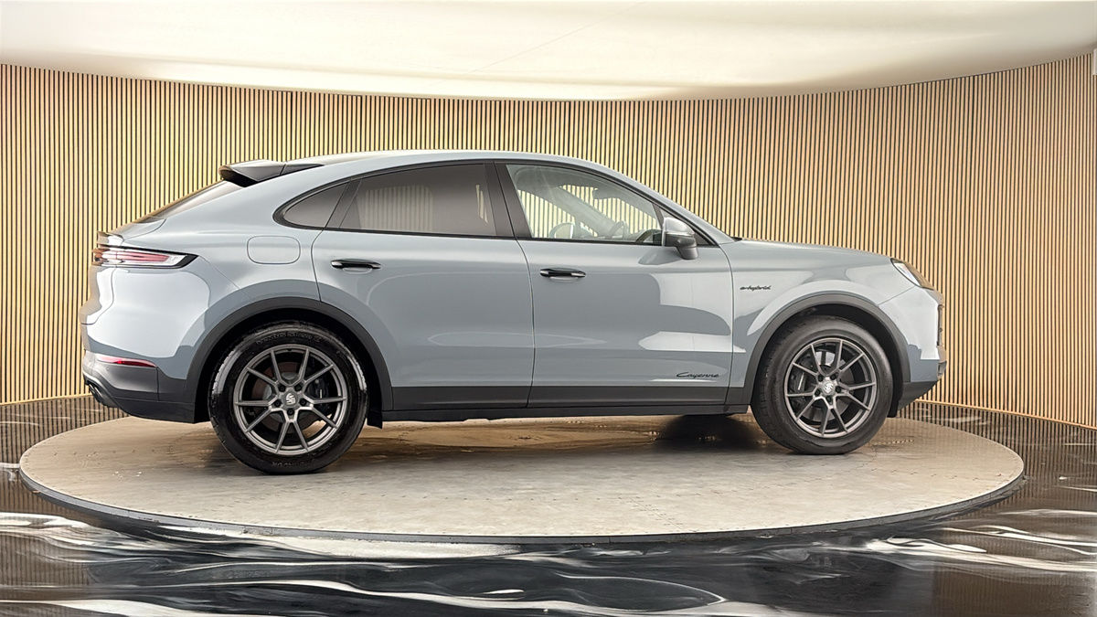 More views of Porsche Cayenne
