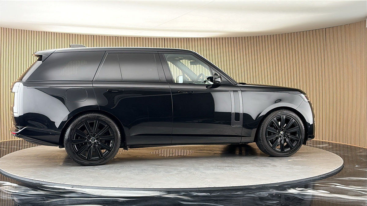 More views of Land Rover Range Rover