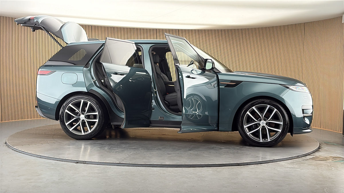 More views of Land Rover Range Rover Sport