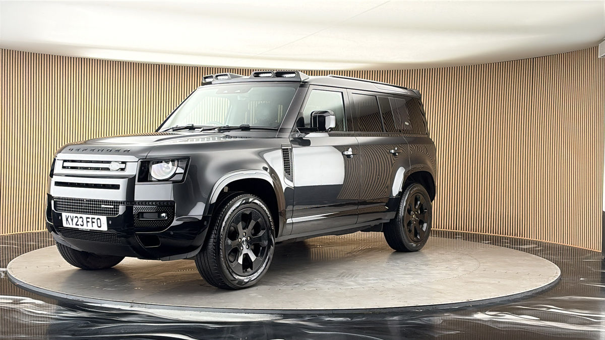 More views of Land Rover Defender 110