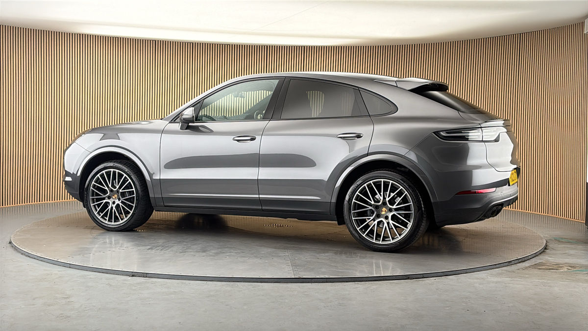 More views of Porsche Cayenne