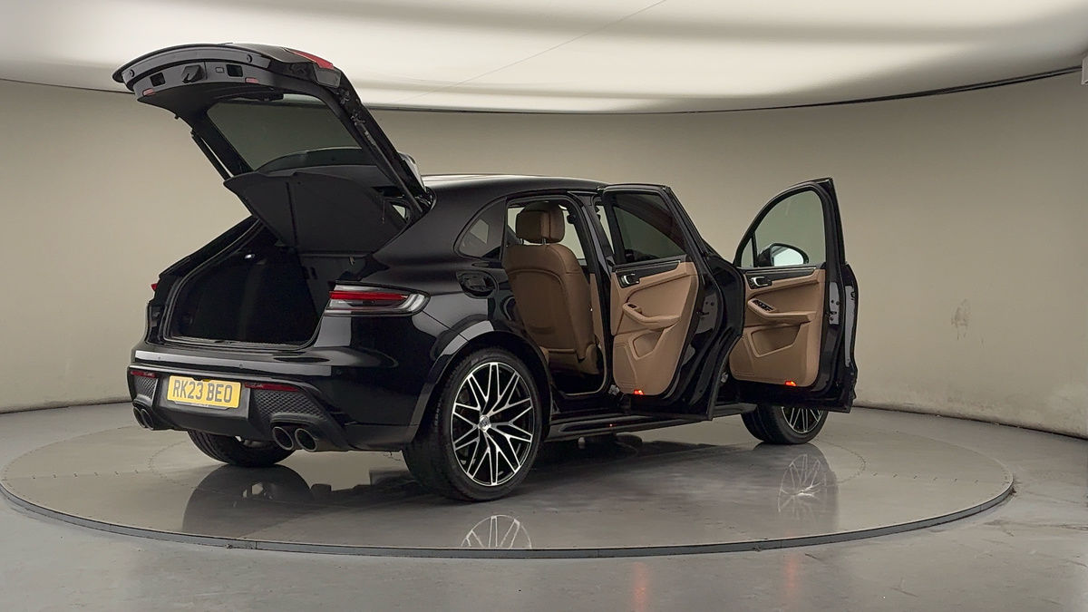 More views of Porsche Macan