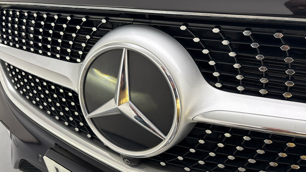 Mercedes-Benz V Class Image 24