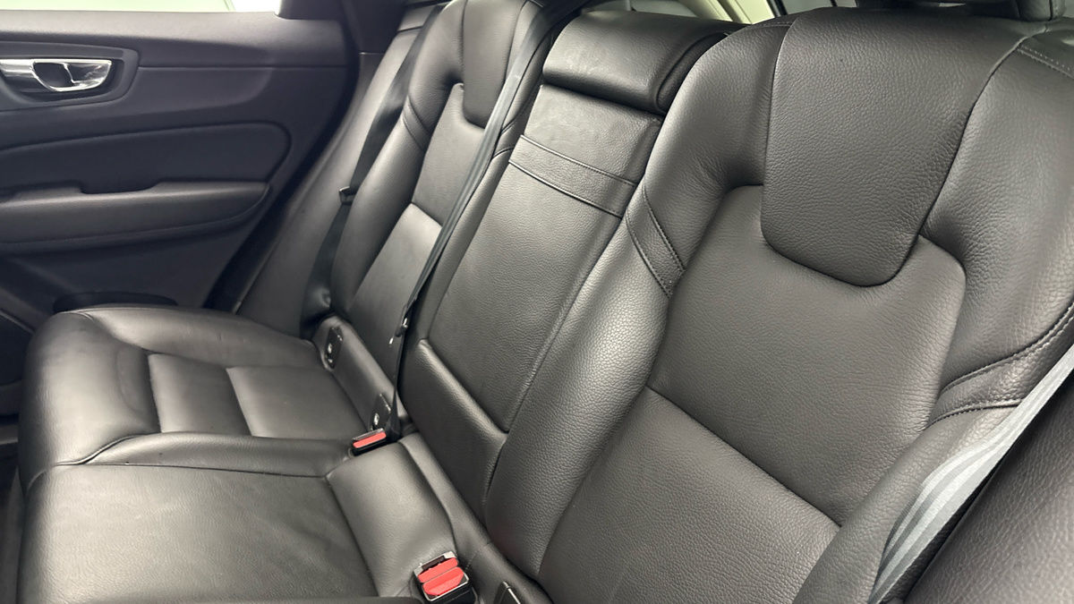 Volvo XC60 Image 8