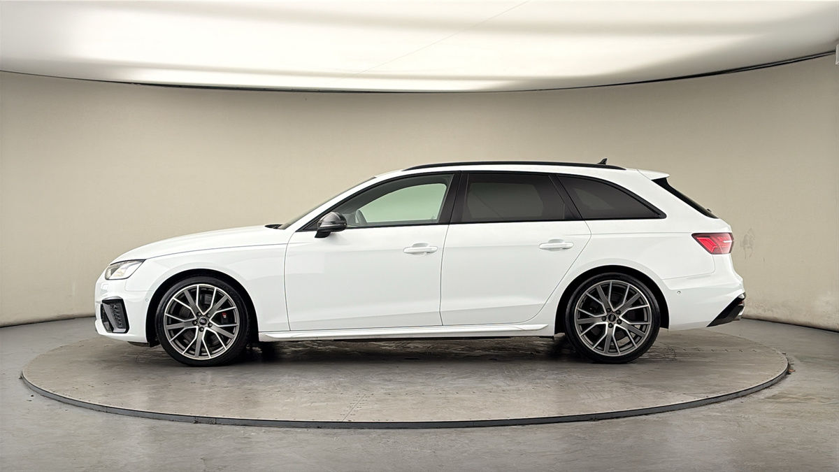 Audi S4 Avant Image 15