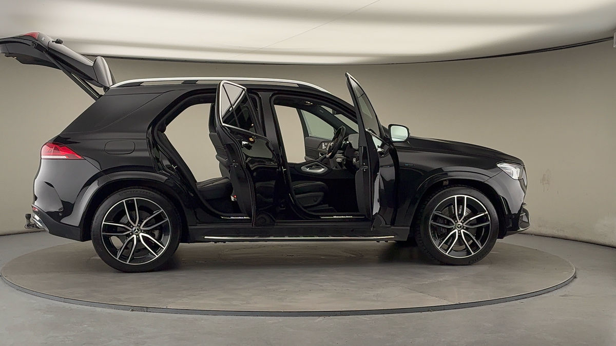 More views of Mercedes-Benz GLE