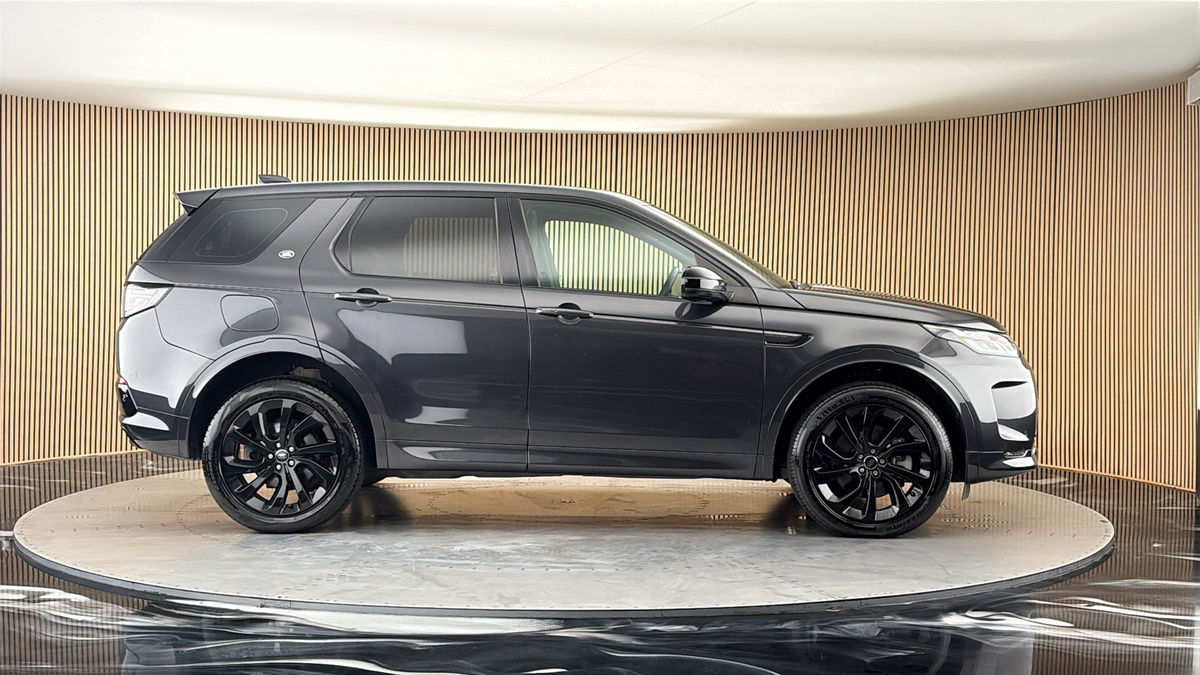 Land Rover Discovery Sport Image 16