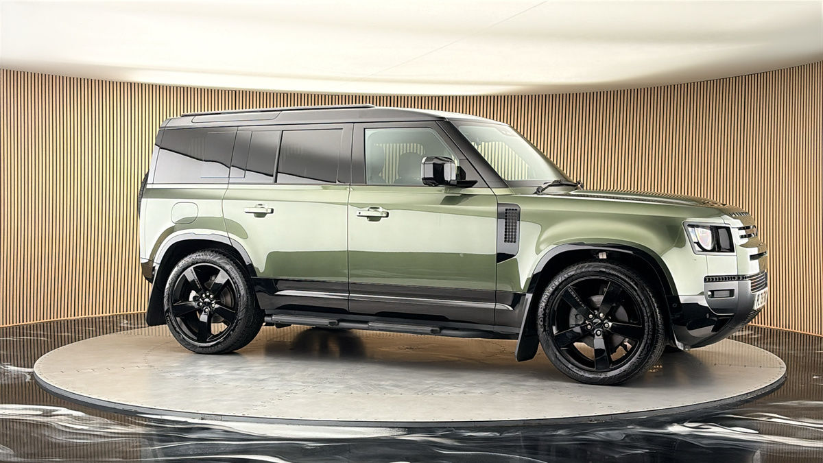 More views of Land Rover Defender 110