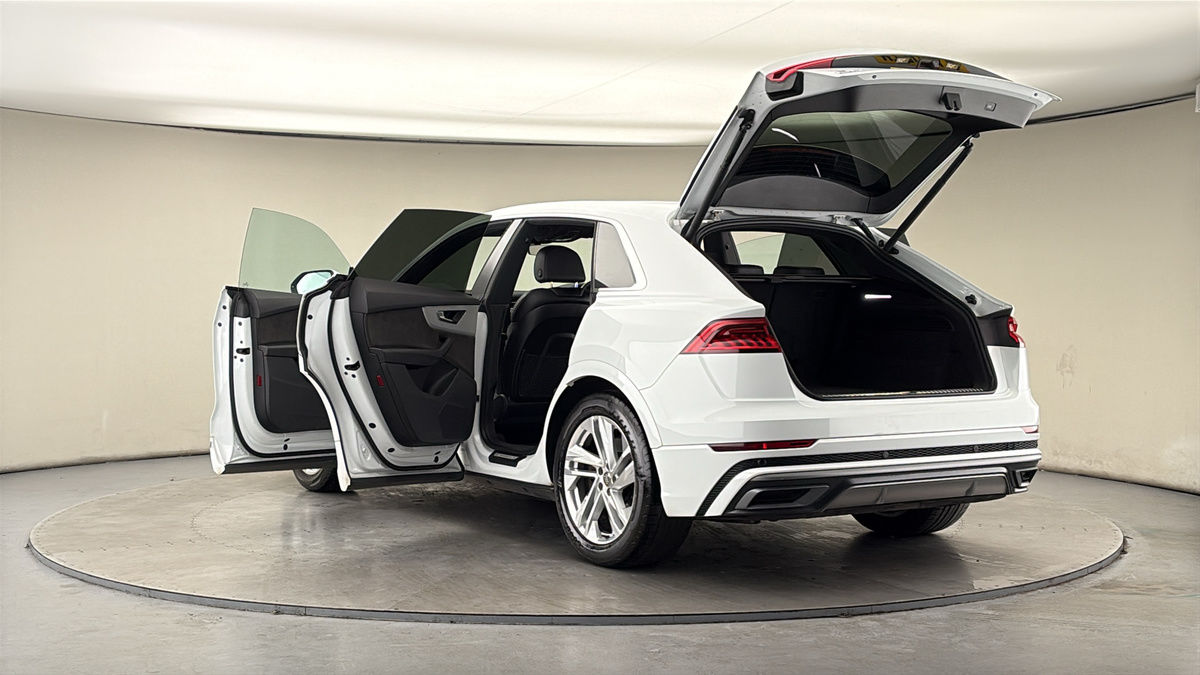 Audi Q8 Image 23