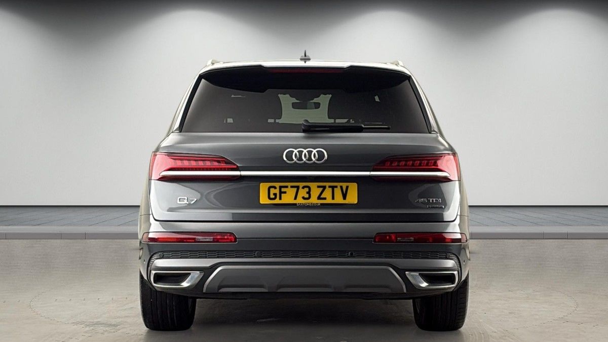 Audi Q7 Image 4