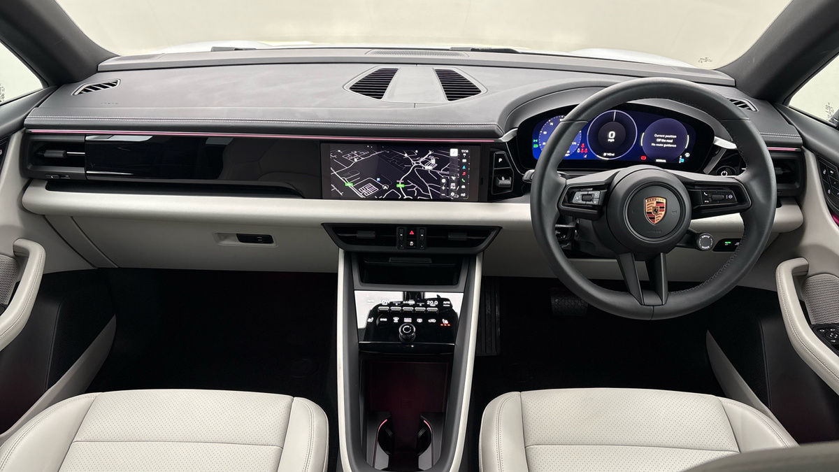 Porsche Macan Image 12