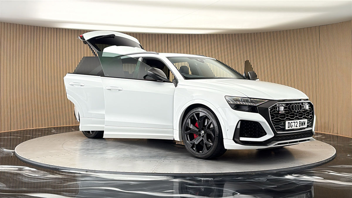 More views of Audi RSQ8