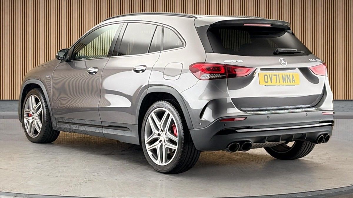Mercedes-Benz GLA Image 2