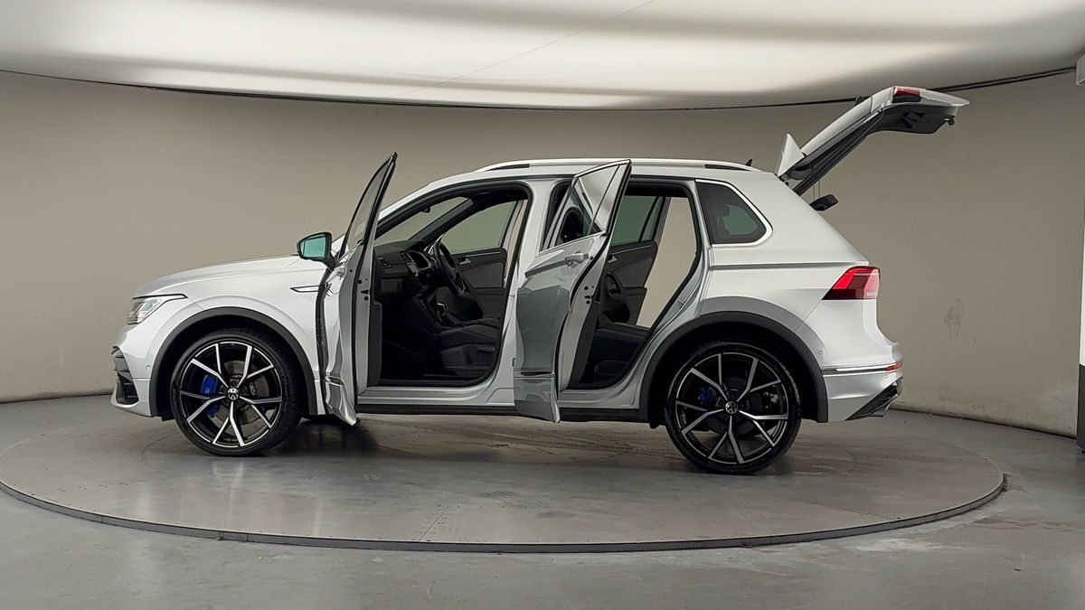 More views of Volkswagen Tiguan