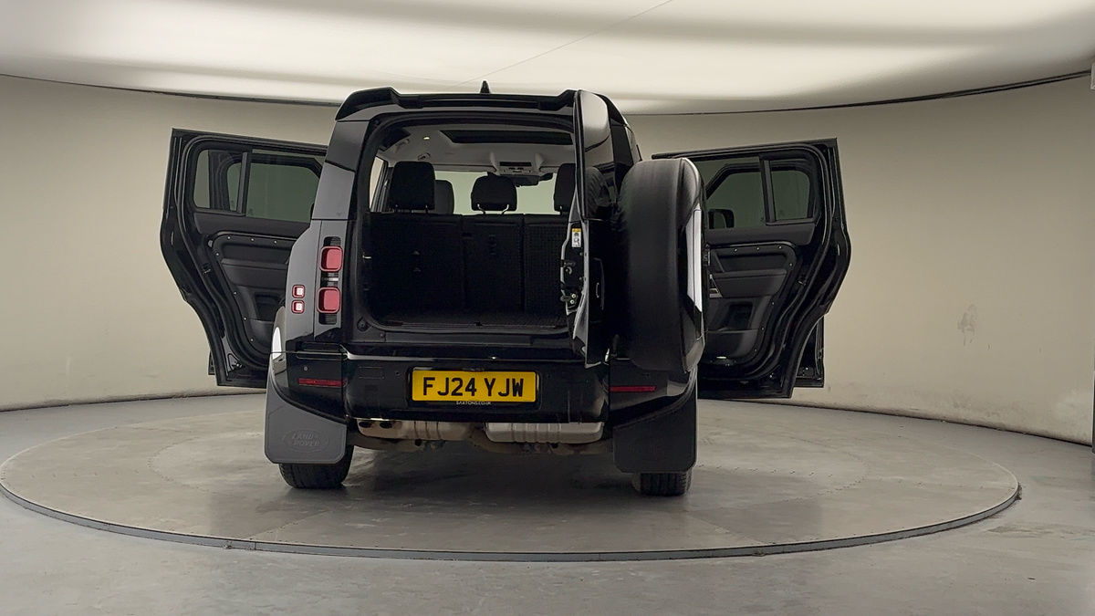 More views of Land Rover Defender 110