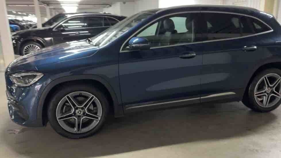 More views of Mercedes-Benz GLA