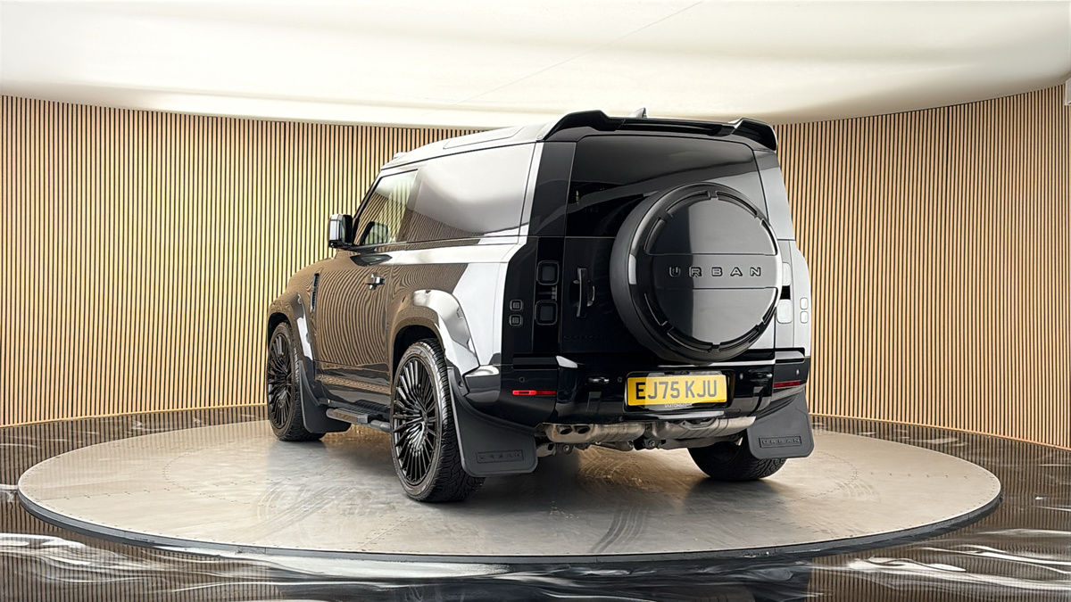 More views of Land Rover Defender 90