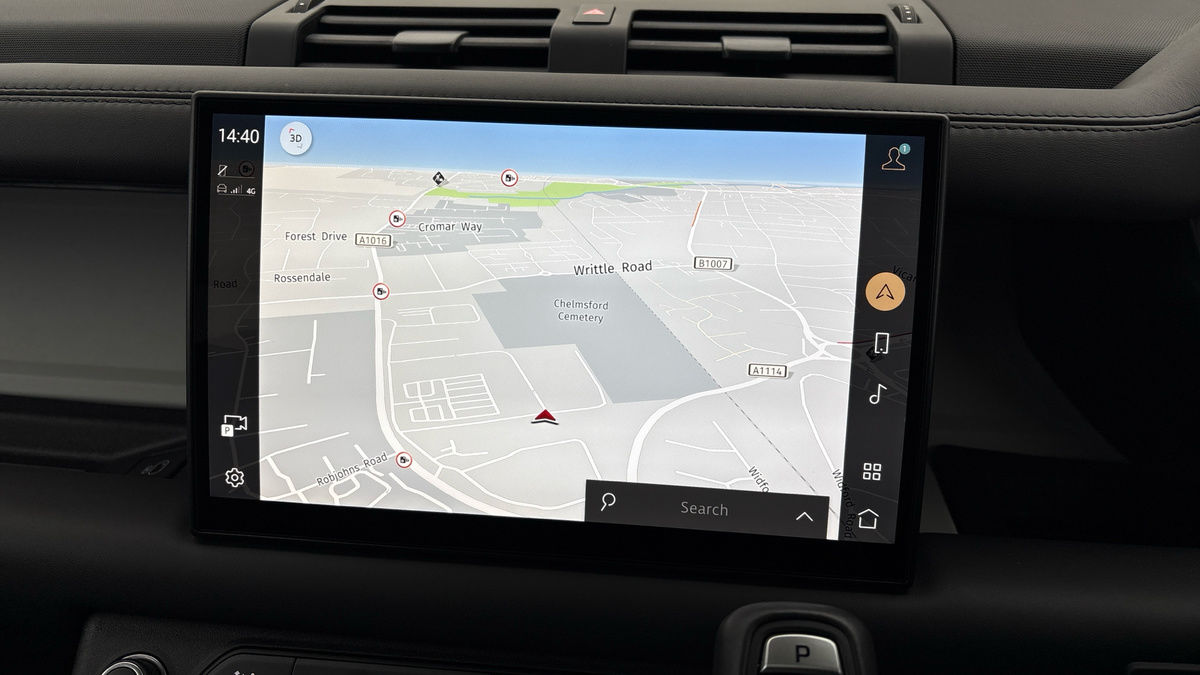 Land Rover Defender 110 Urban Image 17