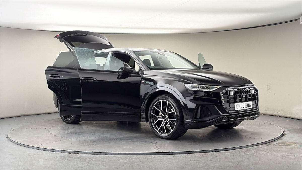 More views of Audi Q8