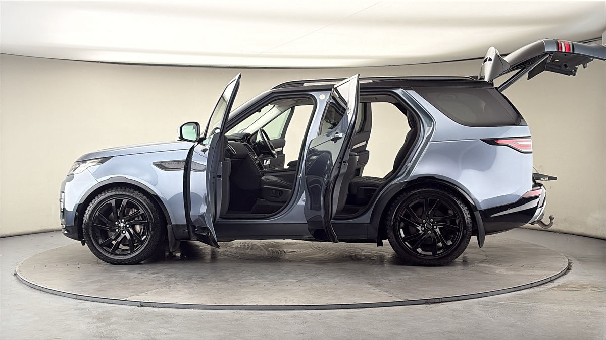 More views of Land Rover Discovery