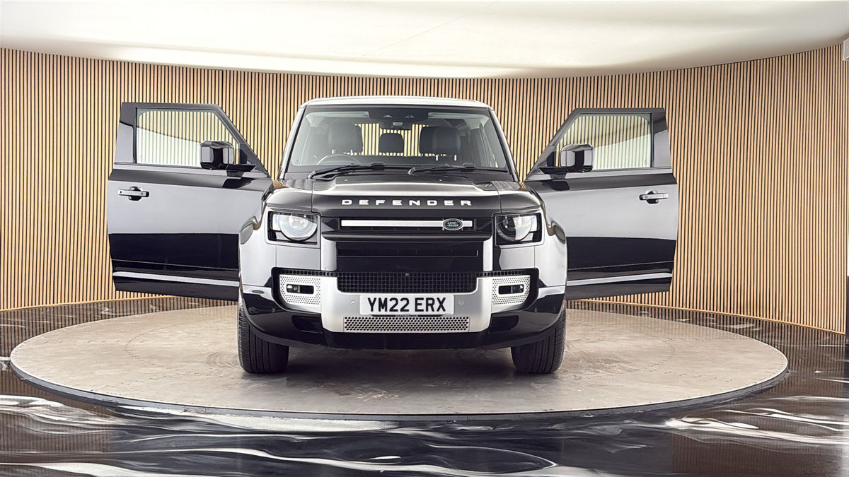 More views of Land Rover Defender 90