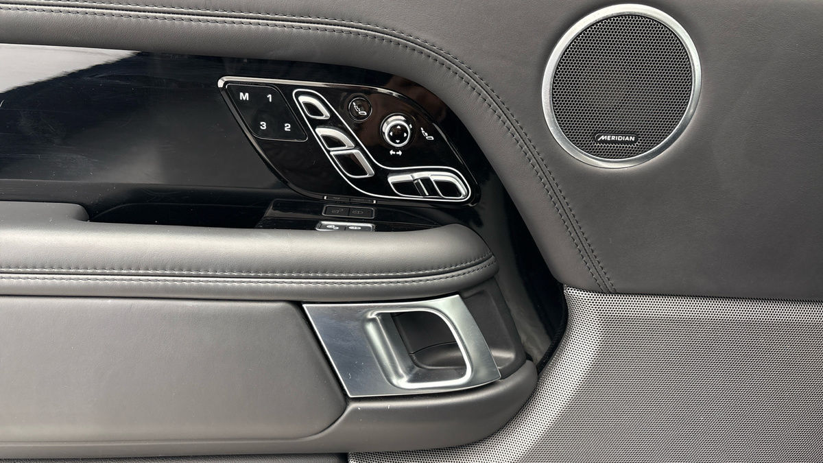 Land Rover Range Rover Image 19