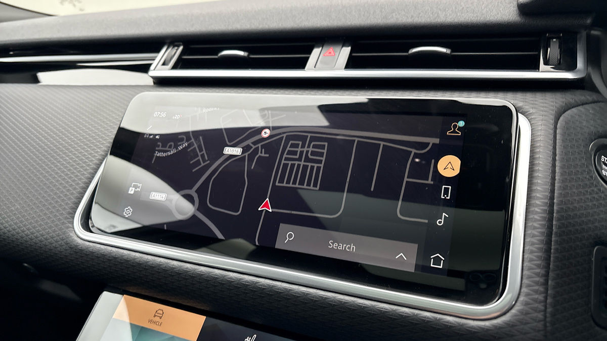 Land Rover Range Rover Velar Image 17