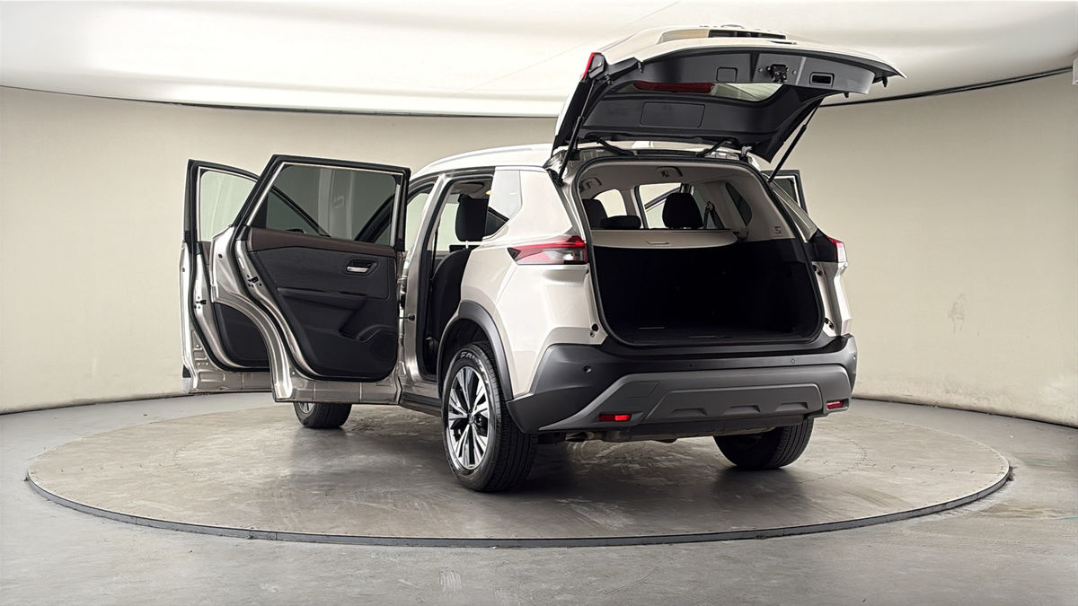 More views of Nissan X-Trail