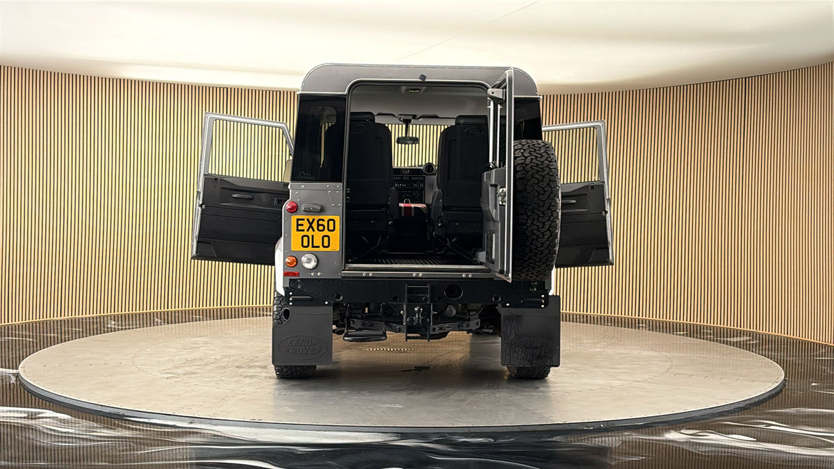 More views of Land Rover Defender 90