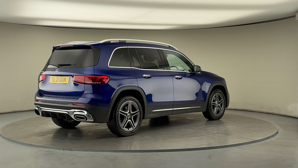 Mercedes-Benz GLB Image 21