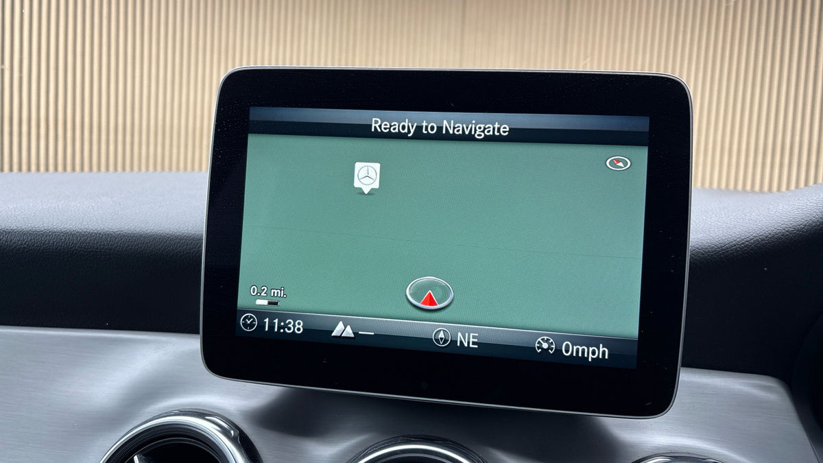 Mercedes-Benz GLA Image 17
